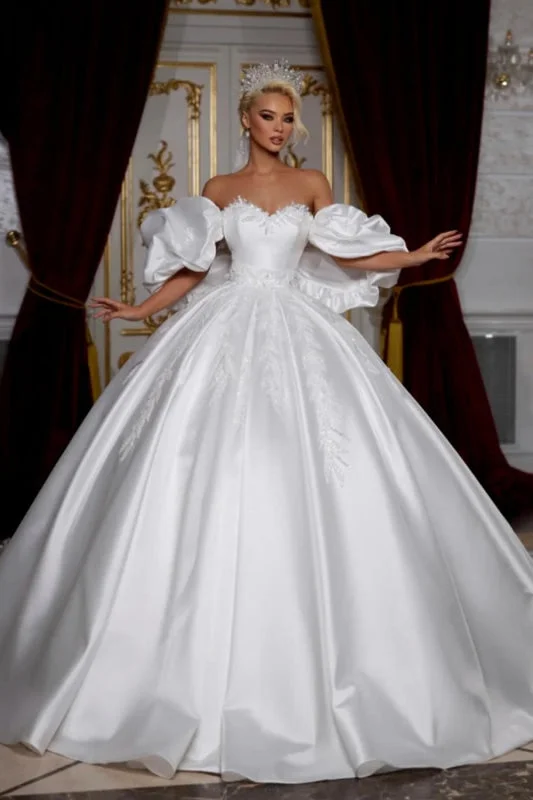 Simple Sweetheart Off-The-Shoulder A-line Appliques Lace Ruched Satin Wedding Dress