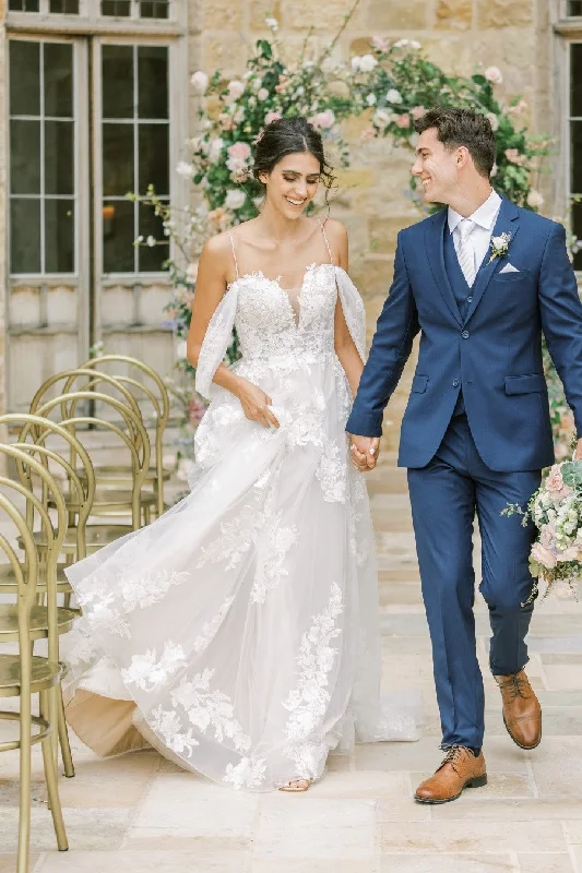 Romantic Lace Wedding Gown with Off-the-shoulder Straps