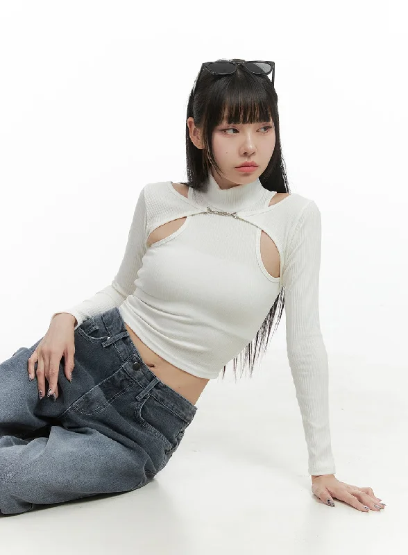 Chain Cut-Out Turtleneck Cropped Top OO401