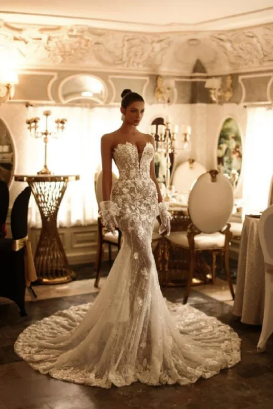 Beautiful Strapless V-Neck Sleeveless Appliques Lace  Column Chapel Train Wedding Dress